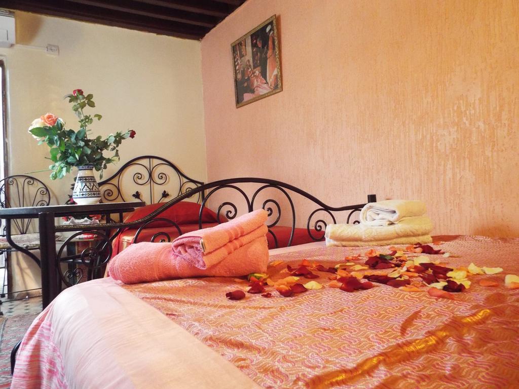 Dar Fes Huda Hotel Стая снимка